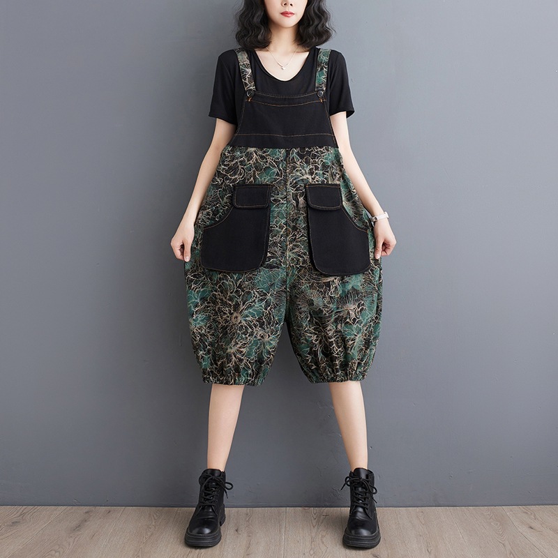 Picture of Real Shot in stock 2025 Summer New Loose plus size Retro Printed Large Pocket Five-point Over-the-knee Denim Overalls for Women