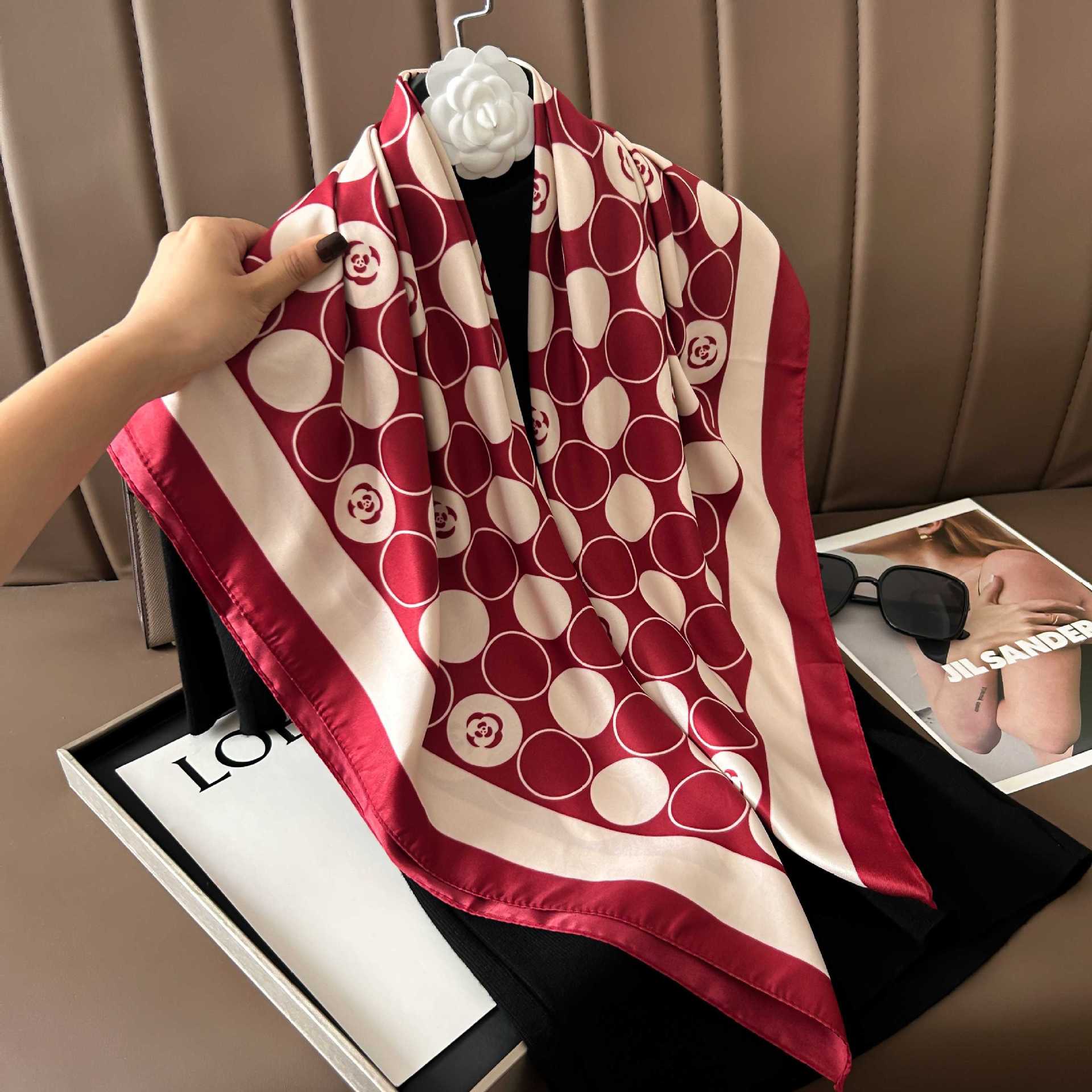 Picture of New 90cm Large Square Silk Elegant High-grade Decorative Shawl Women's Silk Scarf Fashion All-match Professional Scarf