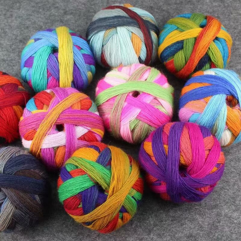 Factory rainbow magic ball 800 meters long dyed mercerized Australian wool gradient rainbow line hook shawl hand-woven fine wool line