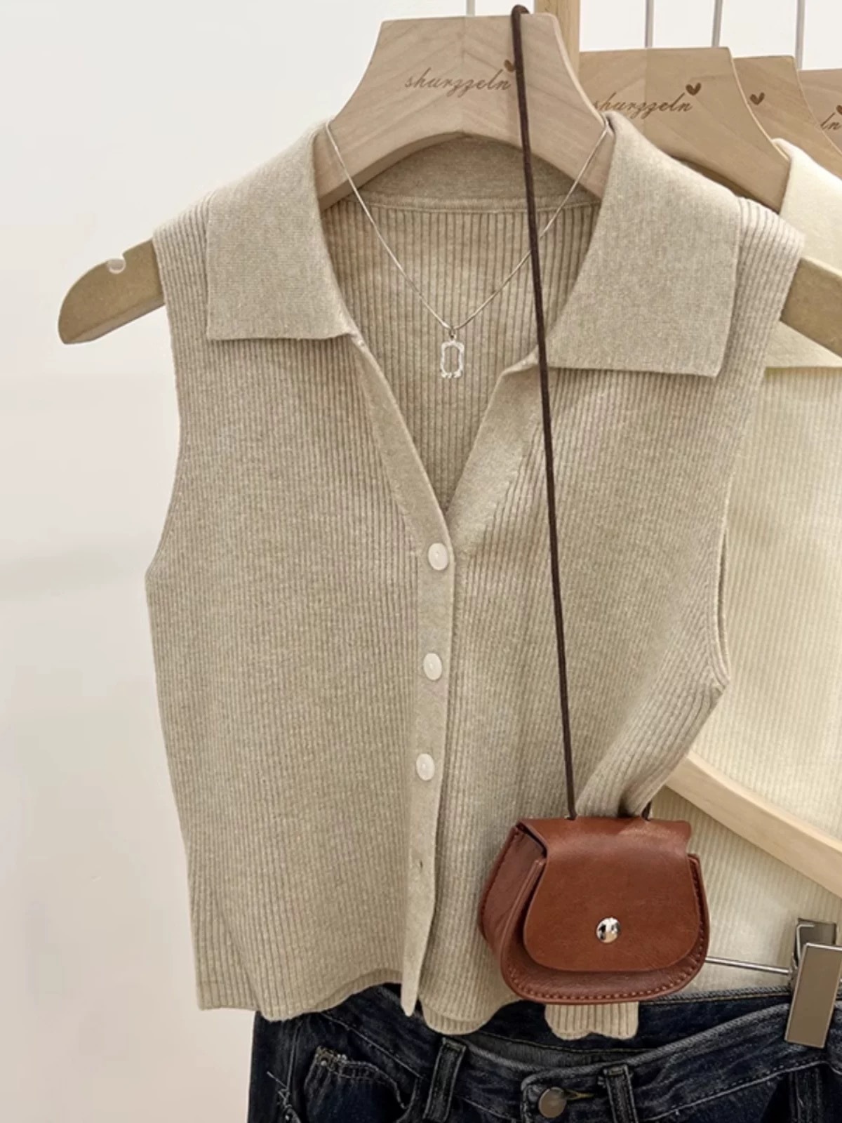 Picture of French New Arrival Single-breasted Cardigan All-match Slim-fit Short Base Shirt Socialite Elegant Polo Collar Sleeveless Vest for Women