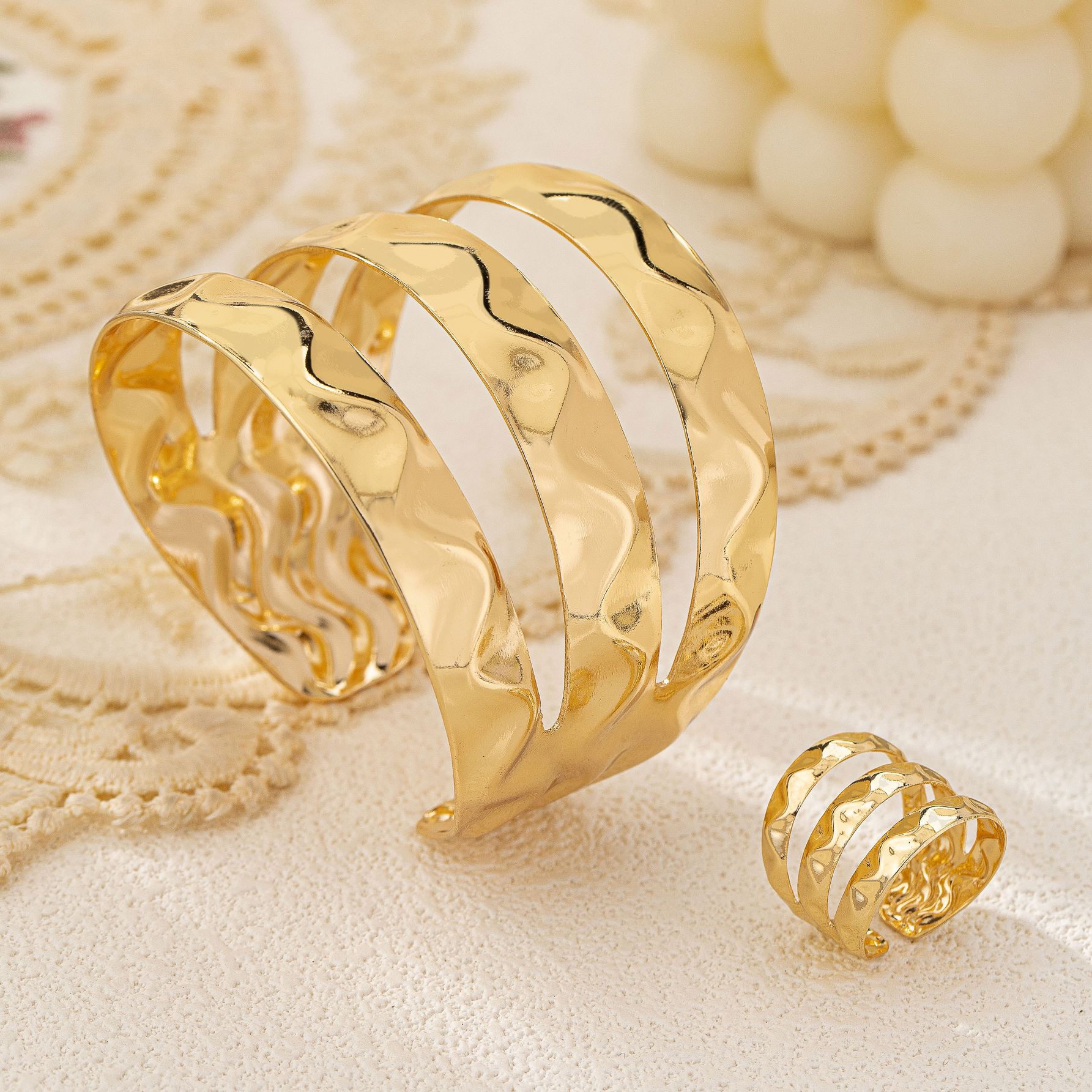 Picture of Cross-border Hot Selling Personality Fashion Exaggerated Hammer Line Bracelet Ring suit Suitable for Women's Party Wear