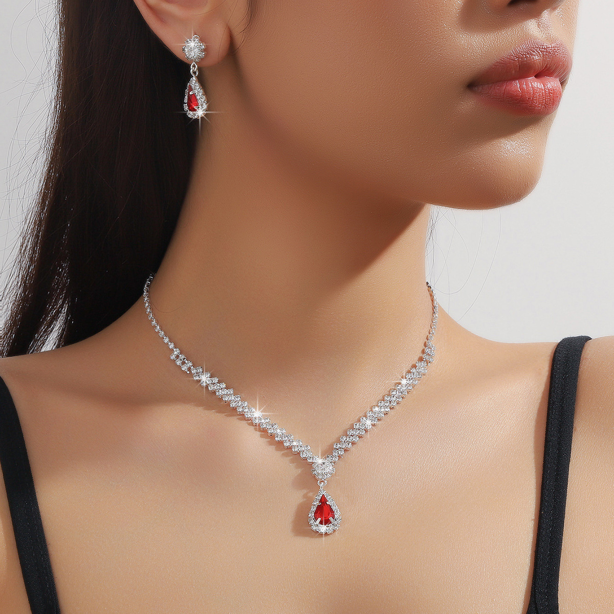 Picture of Wedding Accessories suit Women Earrings Necklace Bracelet Three-piece Bridal Jewelry suit Luxury High-end Accessories