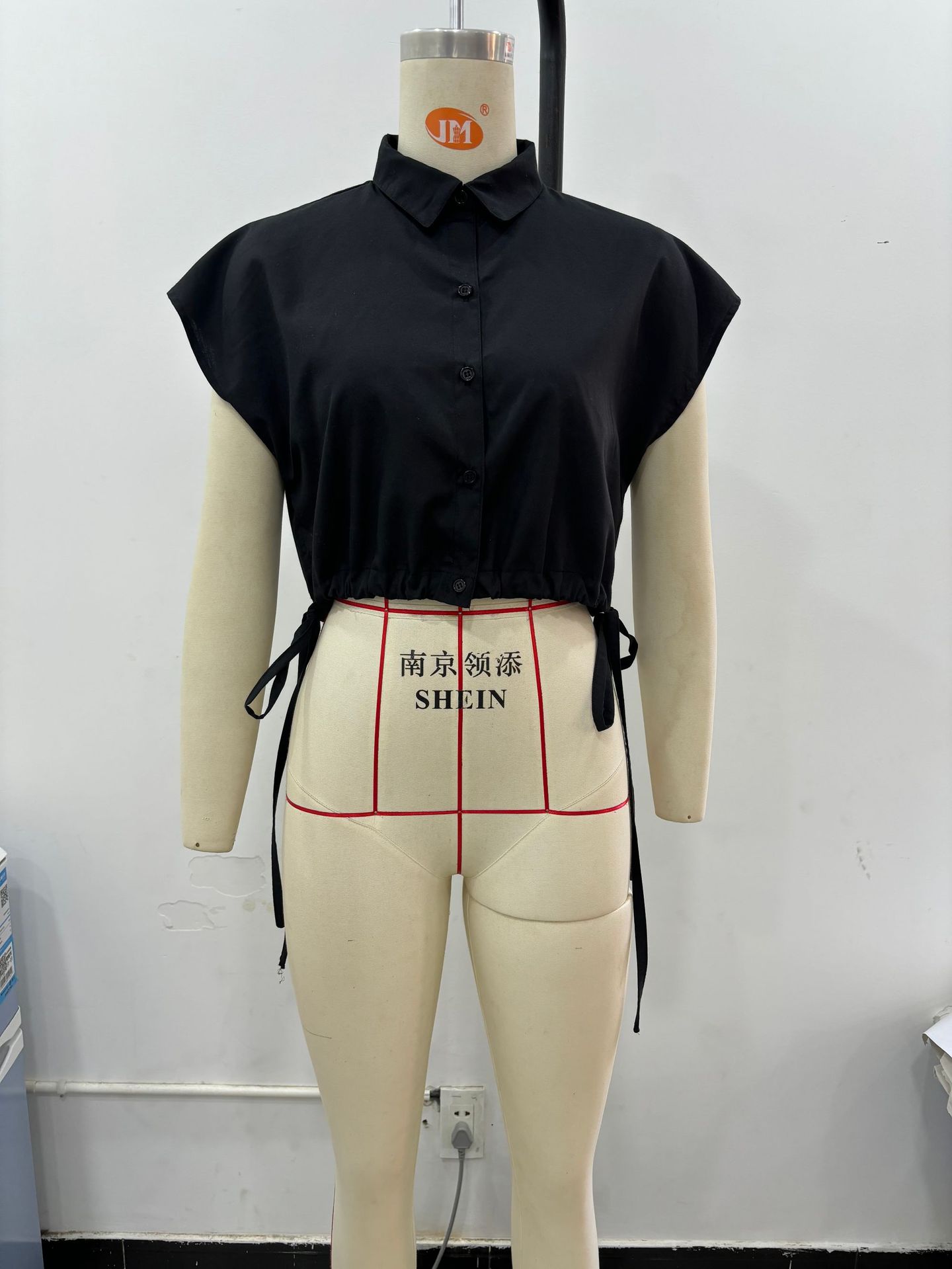 Cross-border wholesale 2024 summer new European and American lapel lace single-breasted design short sleeveless shirt Z16719