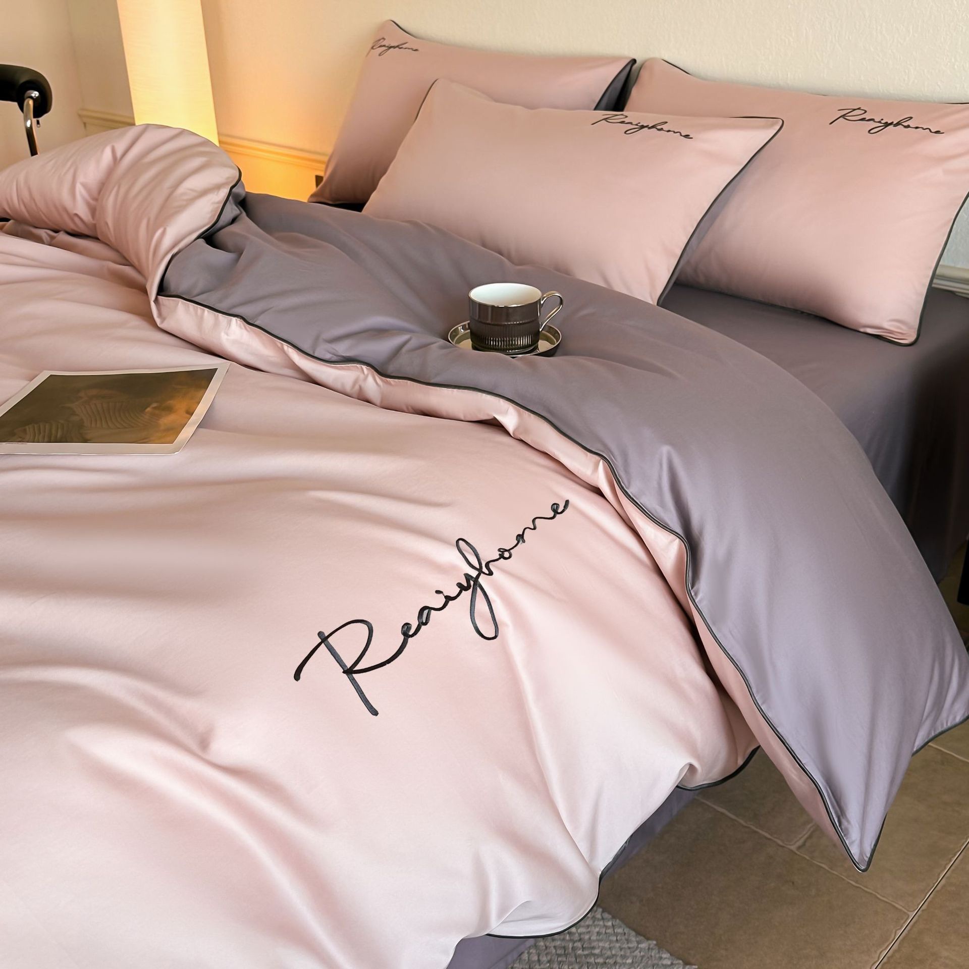Picture of 60 Xinjiang long-staple cotton four-piece cotton bed sheet bed hat light luxury embroidery dormitory three-piece cotton bedding s