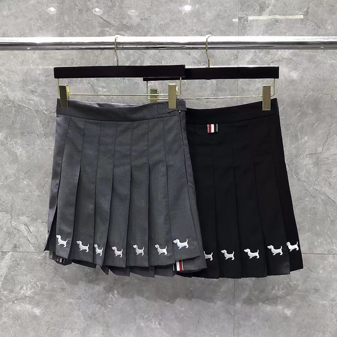 Picture of Tb22 New Summer Puppy Embroidered Pleated Skirt Casual, Fashionable and Comfortable Short Front and Long Back Skirt Slimming Look