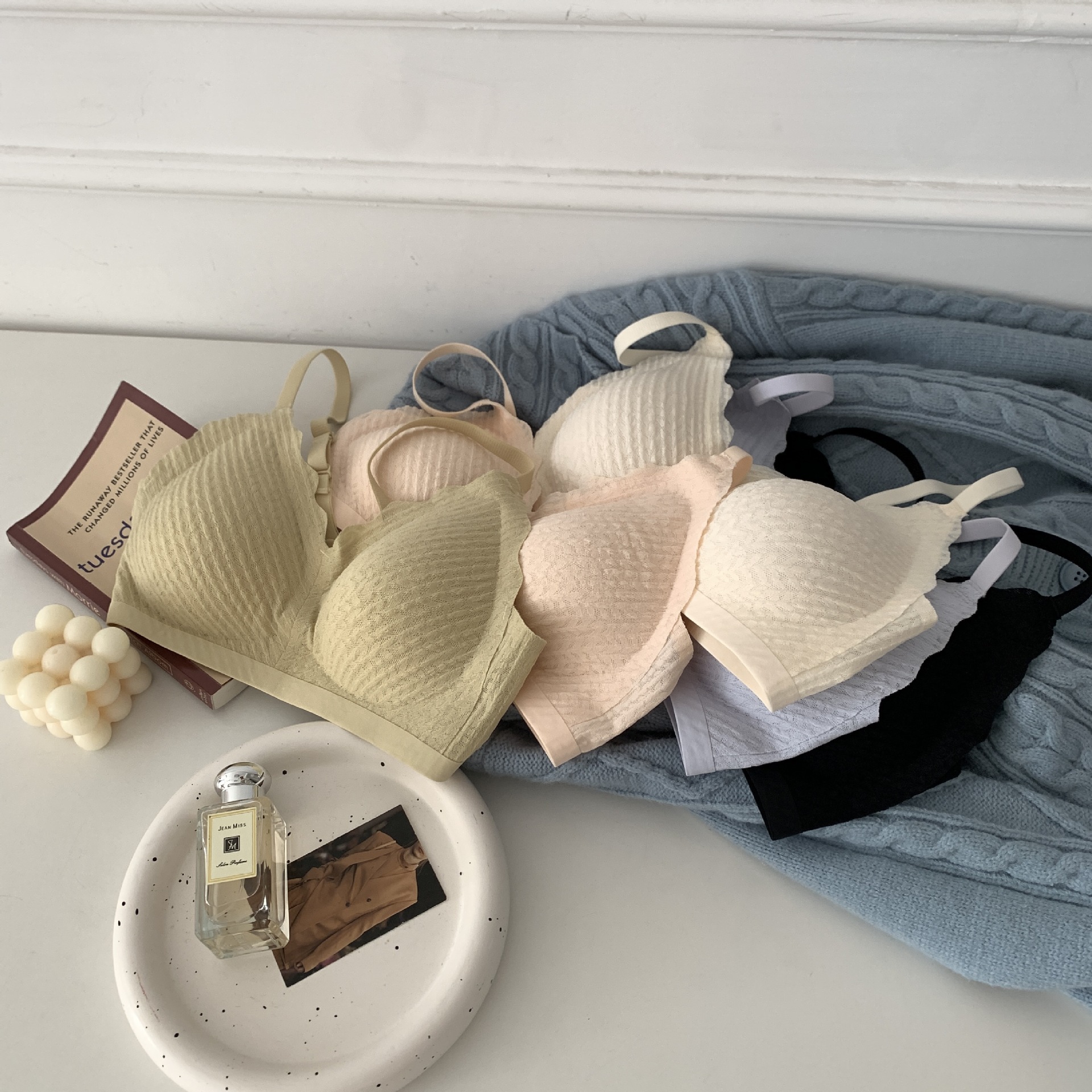 Wheat Spike Lace Camisole Seamless Underwear for Women, Thin Style Without Underwire, Small Chest Push-Up, Anti-Sagging, Cute Girl Bra