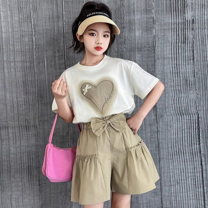 Picture of Pure Cotton Tops Girls Summer Short-Sleeved Suit 2025 New Fashionable T-Shirt Summer Shorts Two-Piece Set
