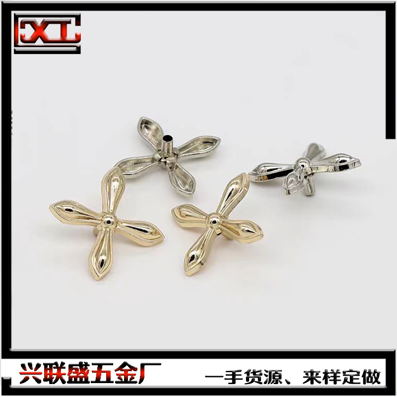 Factory direct high-grade metal cross Crohn metal four-button button men's and women's coat fur coat decoration
