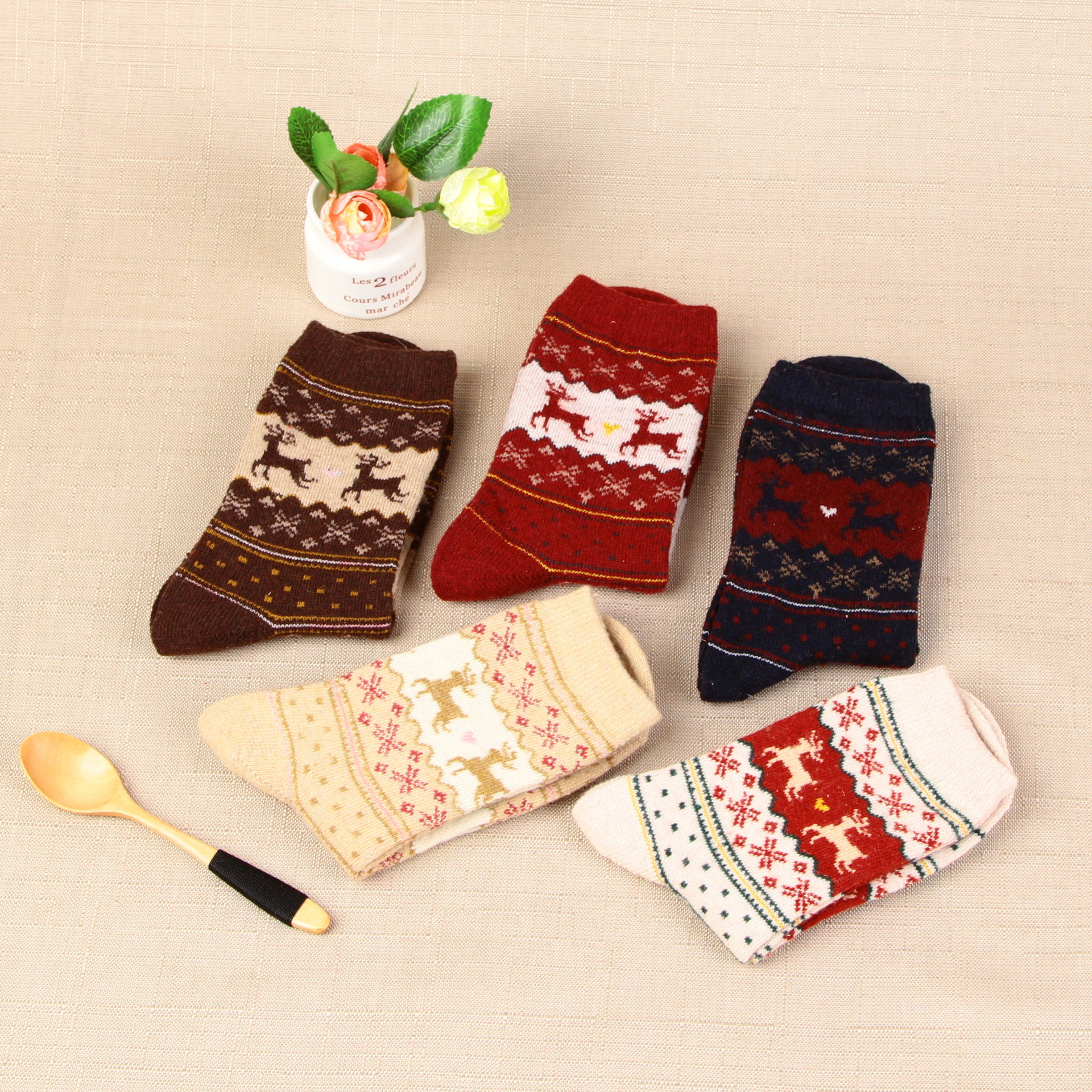 Manufacturer Wholesale New Autumn and Winter Women's Wool Socks Soft Socks Christmas Deer Jacquard Women's Socks Women's Mid-Calf Socks