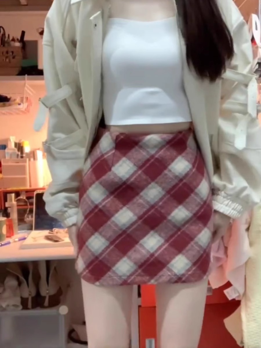 2024 Autumn and Winter A- Line Short Skirt All-Match Slimming High-Level Design Red High Waist Woolen Skirt for Women