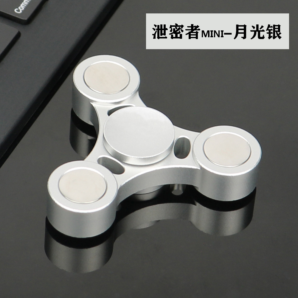 Picture of Fingertip Gyro Metal Aluminum Alloy Finger Gyro Leaker Swivel Adult Student Palm Rotating Decompression Toy