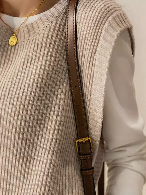 Picture of French style pit sweater vest women's autumn and winter fashion stacked loose casual outer sweater sleeveless waistcoat