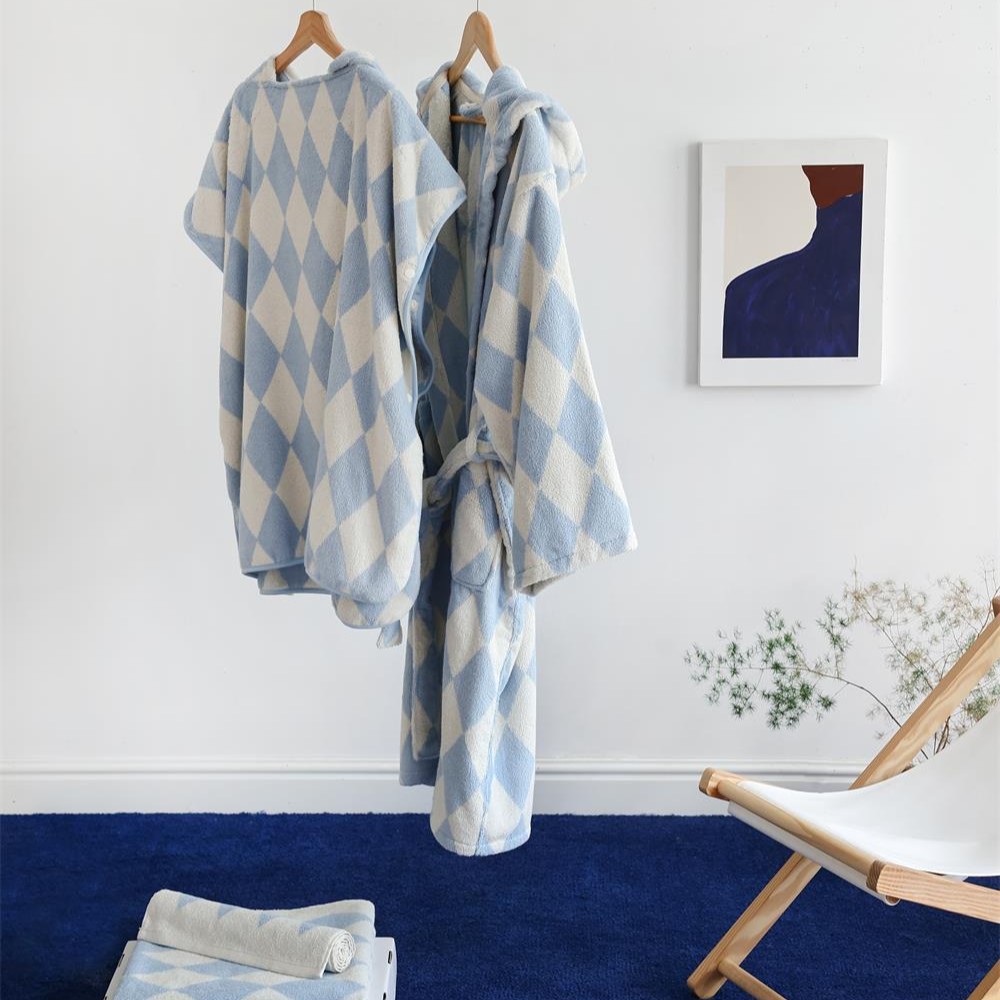 Picture of Pure Cotton Class A Combed Cotton Towel Retro Two-color Bathroom Absorbent Bath Towel Adult Bathrobe Towel Slippers