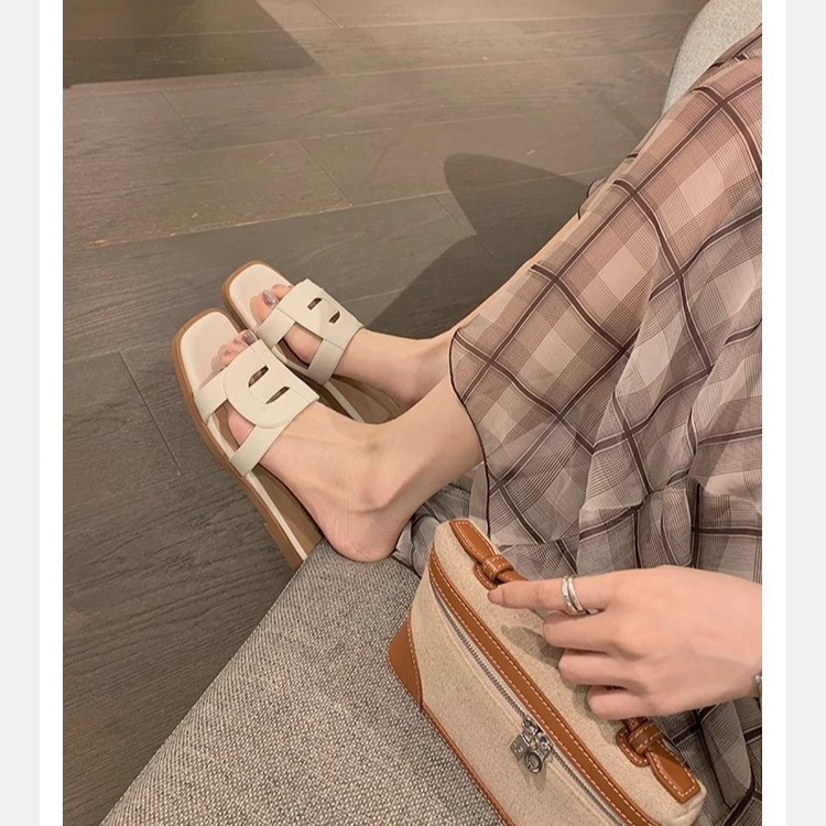 Picture of Grape Mom's Same Style Cut Out Slimming Look Square Toe Soft Sole Versatile Flats Bottom One-Line Beach Outer Wear Genuine Leather Slippers for Women Summer