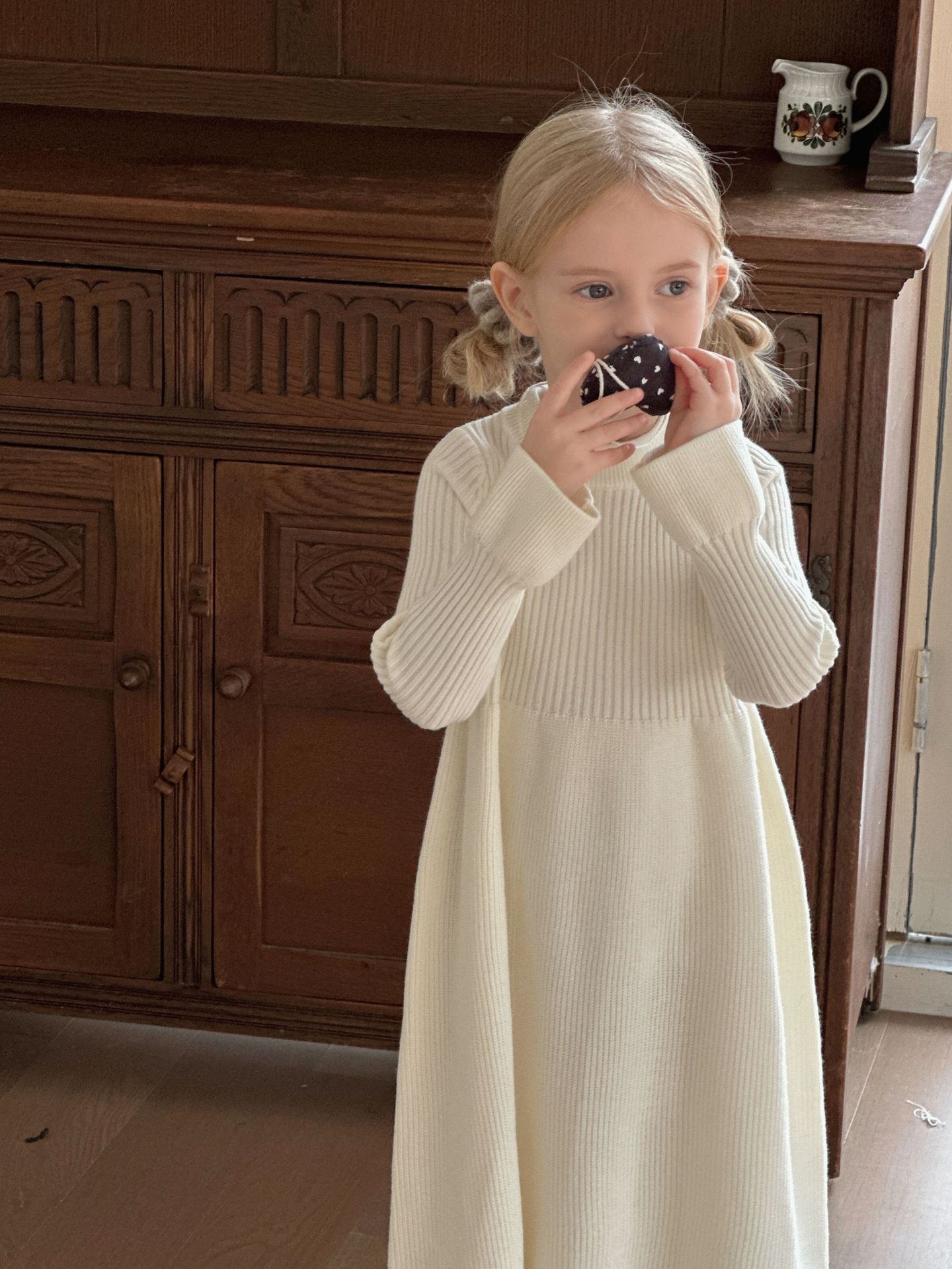 Picture of Girls Dress 2025 Spring and Autumn New Korean Style Children's Solid Color Knitted Princess Dress Baby Mid-Length Sweater Dress