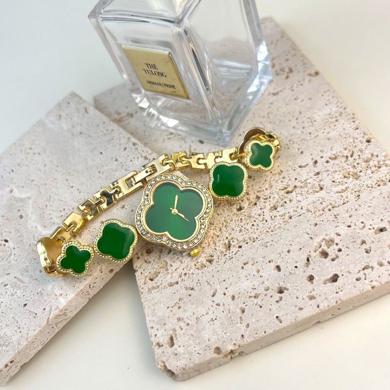 Cross-border Live Popular Drop Oil Four-leaf Clover Student Bracelet Diamond Quartz Watch Minimalist Academic Style Decorative Watch