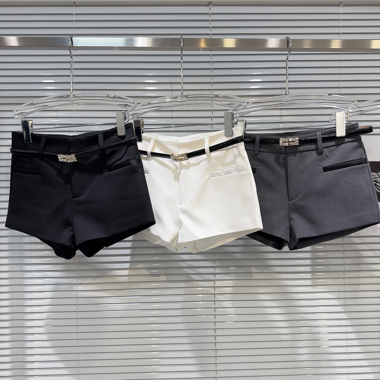Picture of Internet Celebrity Same Style 2024 Summer Gem Belt Decoration Solid Color Elegant Workplace Women's Straight Three-point Suit Shorts