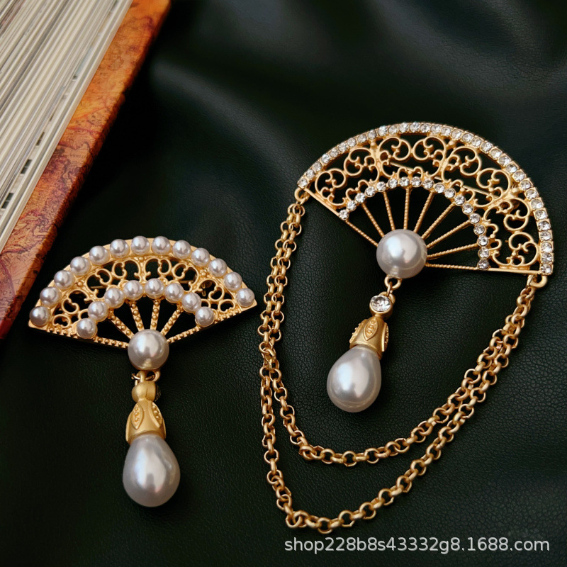 Picture of Baroque Style Brooch Pin Design Sense Elegant Temperament Fan Ethnic Style Tassel Cheongsam Hanfu Court Women