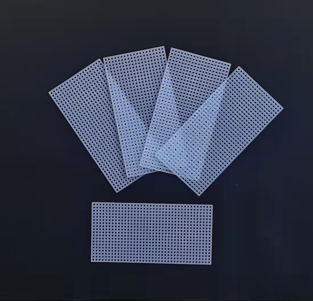 Picture of DIY plastic mesh wholesale hook package foreign trade support Chuck multi-color square mesh 8cm10.6cm