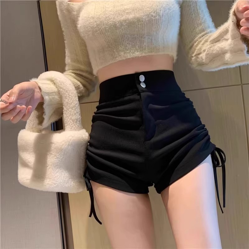 Shorts for Women in Autumn and Winter, High Waist, Hip-Covering, Sexy Hot Pants, Slimming Look and Velvet, Small Black Wide-Leg Boots, Pants for Summer