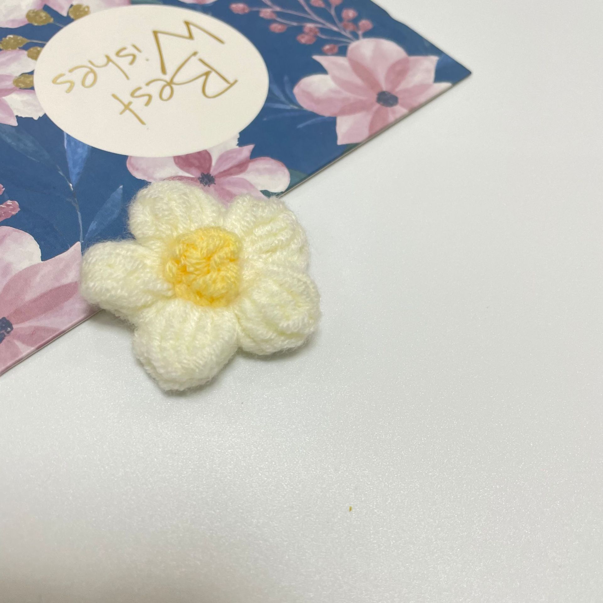 Picture of DIY Hand-Woven Wool Flowers Milk Cotton Crocheted Puff Flowers Ready-Made Clothing Accessories Accessories Manufacturer Wholesale