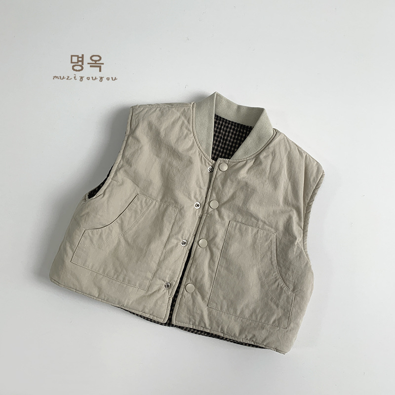 Picture of Double-sided Cotton Vest 2025 Winter New Boys and Girls Plaid Waistcoat for Middle and Small Children Korean Style Fashionable Warm Vest