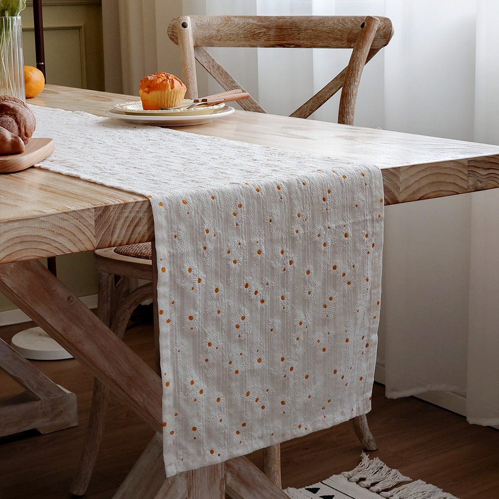 Little Daisy Table Runner Japanese Style Cotton and Linen Style Tea Mat Tea Table Towel Long Strip Dining Table Fabric Decorative Cloth Artistic Tea Table Tablecloth