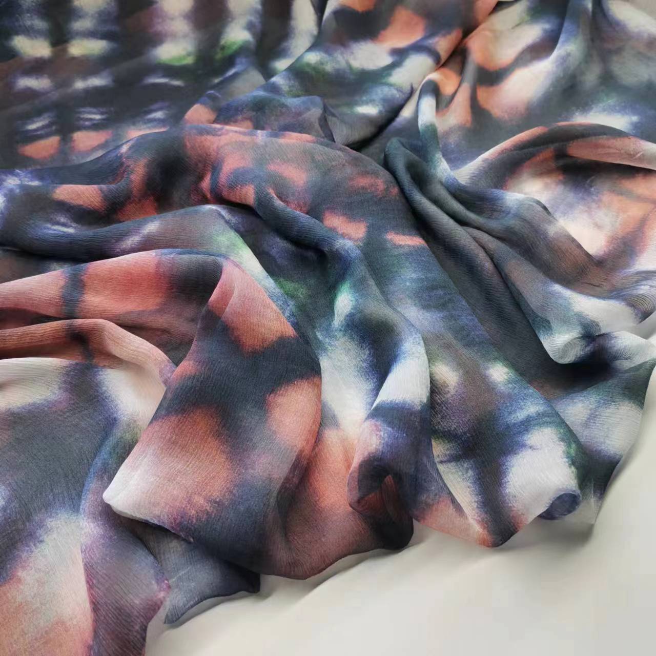 Tie-Dye 6mm Mulberry Silk Gradient Shirt and Skirt Wide-Width Fabric
