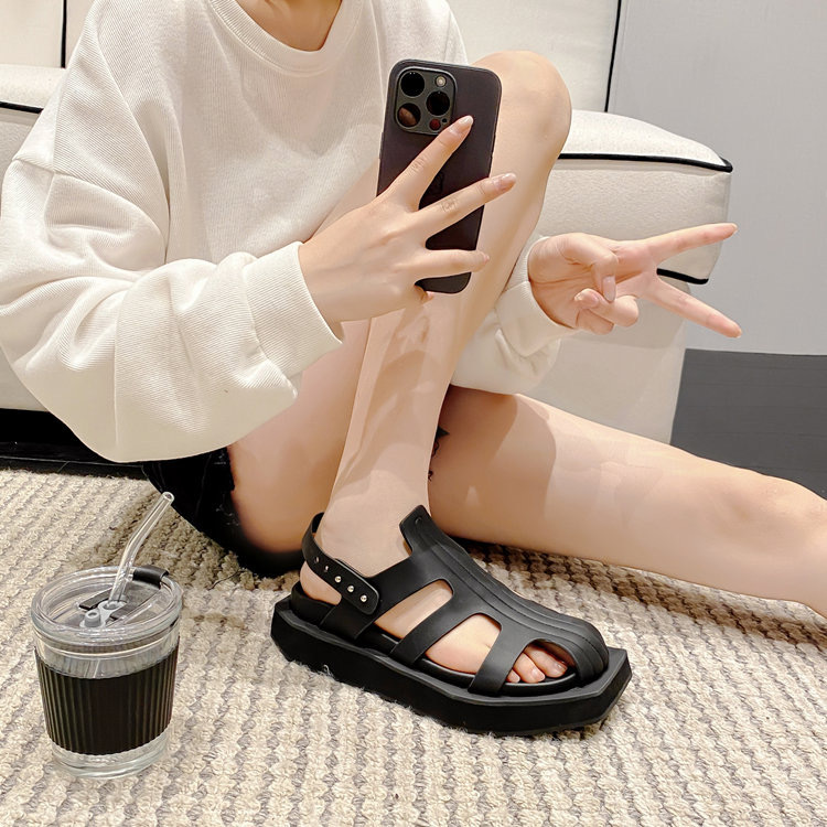 Summer New Ins Trbottomy Roman Baotou Pig Cage Sandals Casual Genuine Leather Thick-Soled Cut Out Sandals Rivets Women's Half Slippers