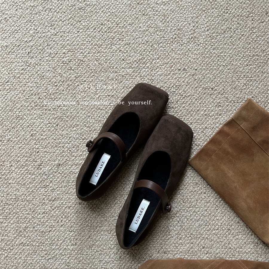 Square head Mary Jane shoes women's shoes autumn and winter 2023 new suede one-word belt retro with skirt fleece-lined shoes