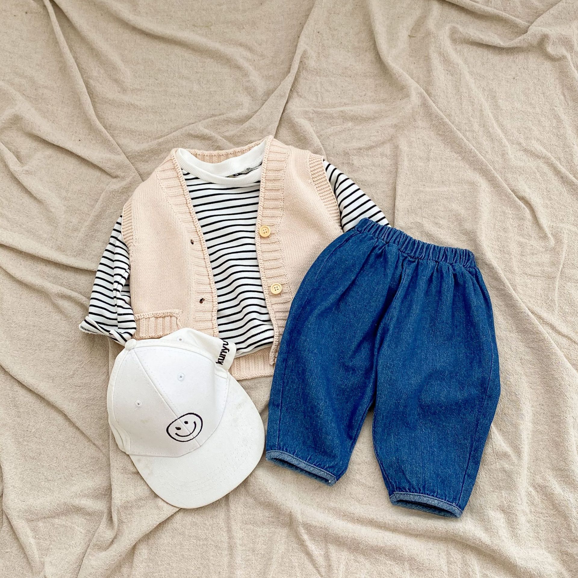 Picture of Ins 2025 New Autumn Clothing for Infants and Young Kidsren, Male and Female Babies, Cotton Denim Fashion Trendy Denim Carrot Long Pants