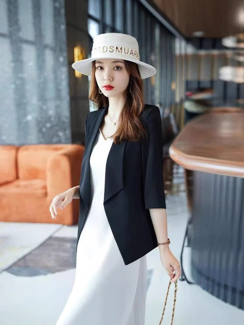 Picture of plus size Women's Western Style Thin Small Suit Jacket 2025 Summer chubby girl Slimming Seven-Sleeve Sunscreen Suit Top
