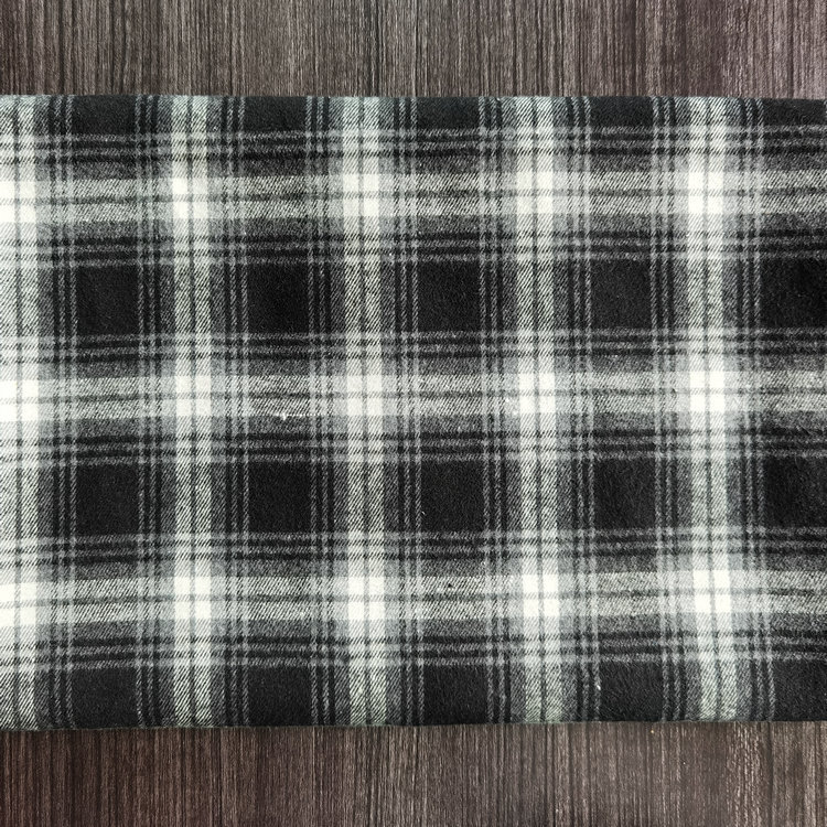 Picture of in stock brushed plaid fabric spring and summer women's shirt cloth 21 polyester cotton woven flannel plaid lining