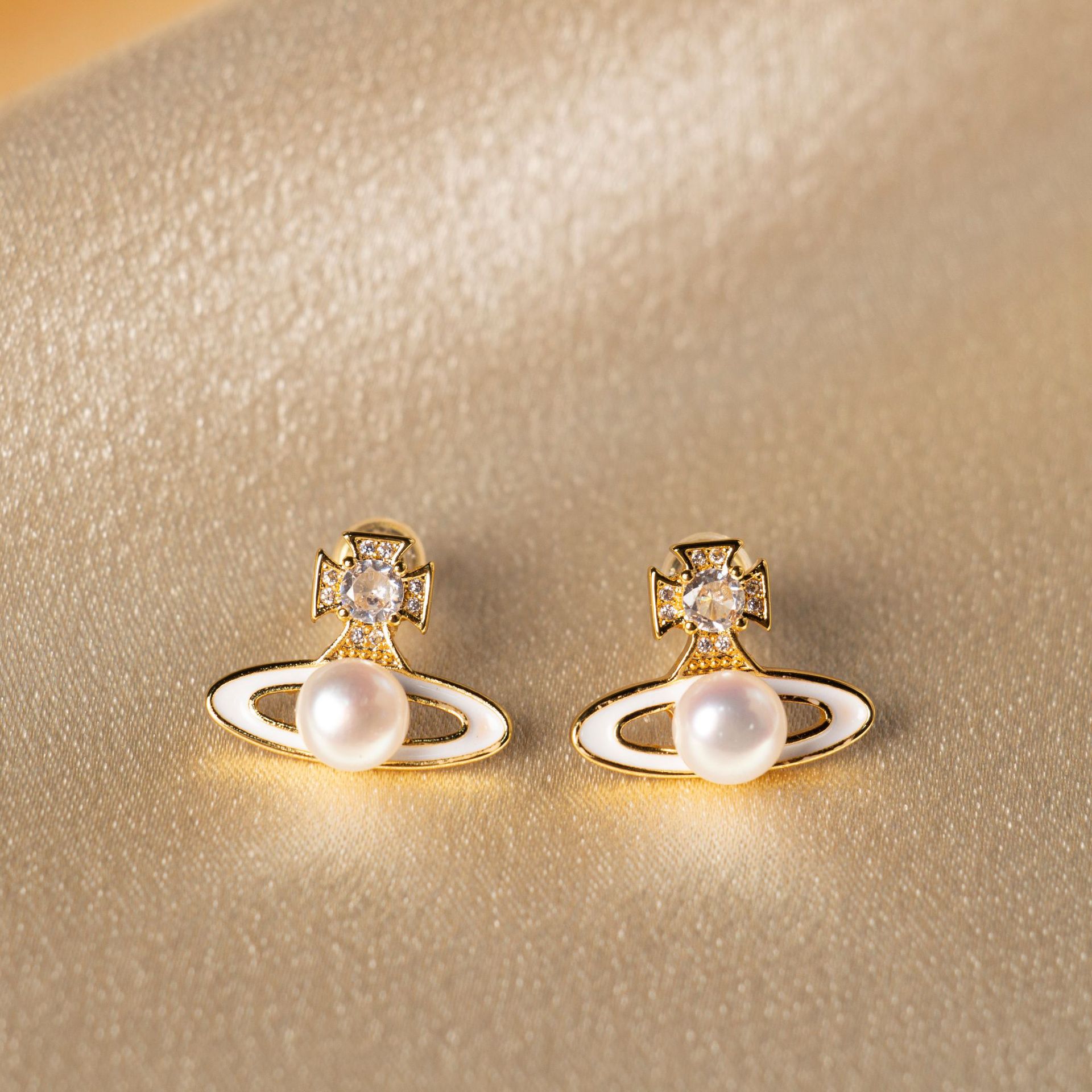 Natural Freshwater Pearl Earrings Women's Sweet and Cool Design Saturn Zircon Light Luxury High-end Sense Internet Celebrity Earrings Wholesale