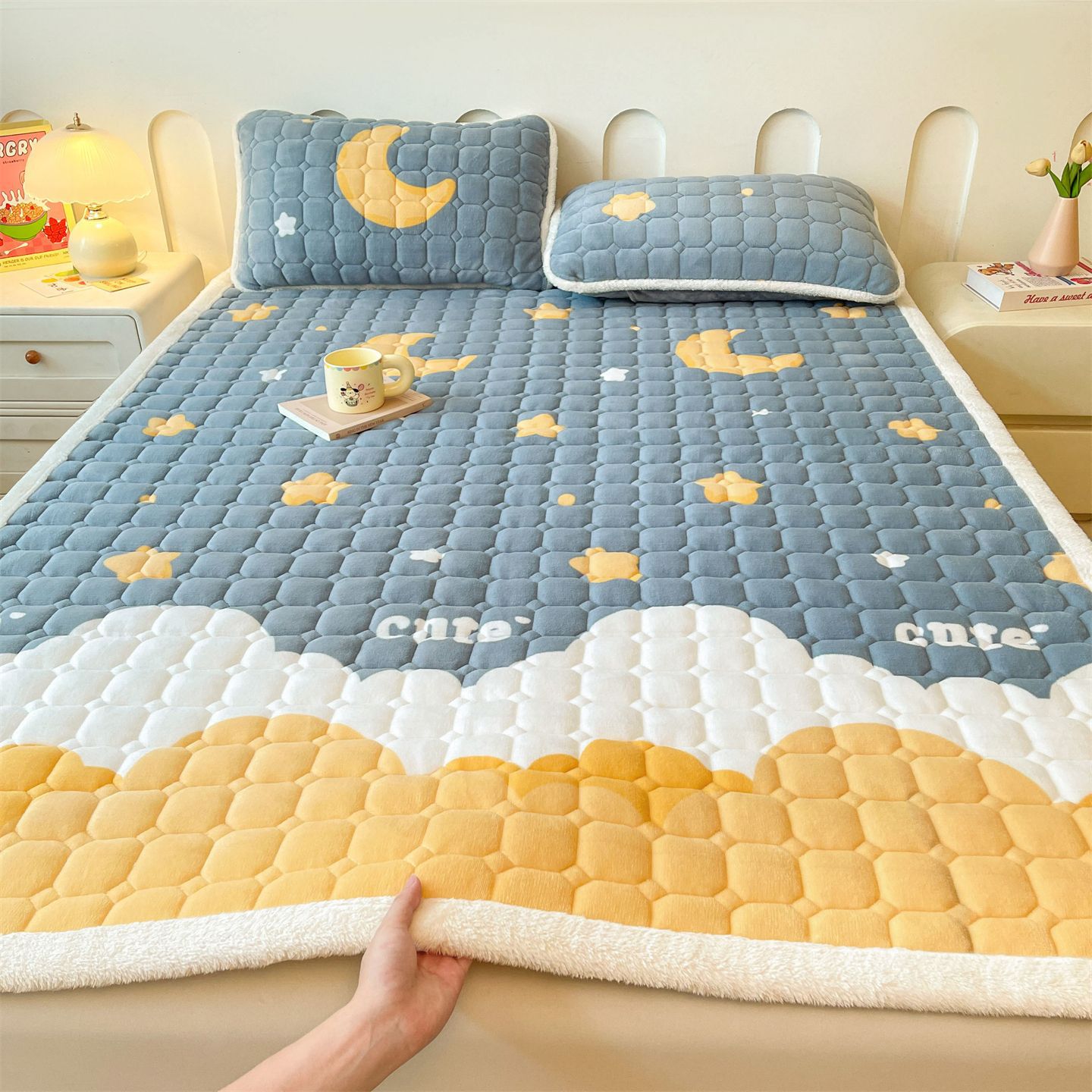 Picture of Class A maternal and child milk velvet mattress autumn and winter foldable washed anti-static home student dormitory bed cushion