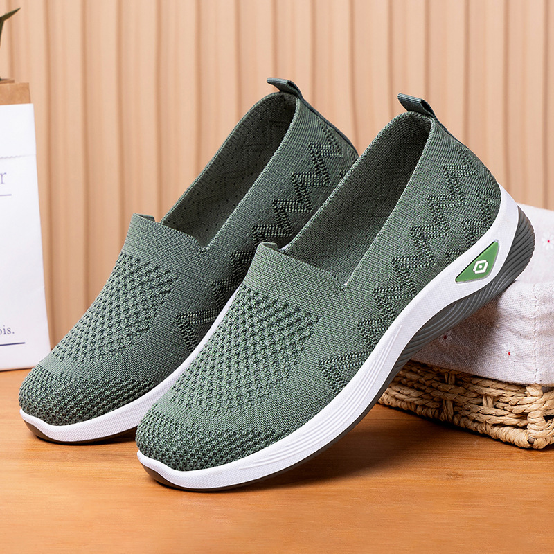 Women's Shoes Cross-border New Flying Woven Breathable Casual Shoes Slip-on Mother Shoes Old Beijing Cloth Shoes Flat All-match Single-layer Shoes