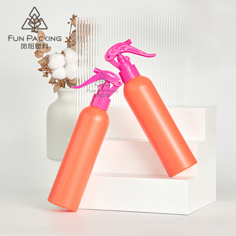 Picture of Pe Round Shoulder Cylindrical Spray Bottle 200m Disinfectant Alcohol Mouse Pump Spray Bottle Air Fragrance Deodorizing Bottle