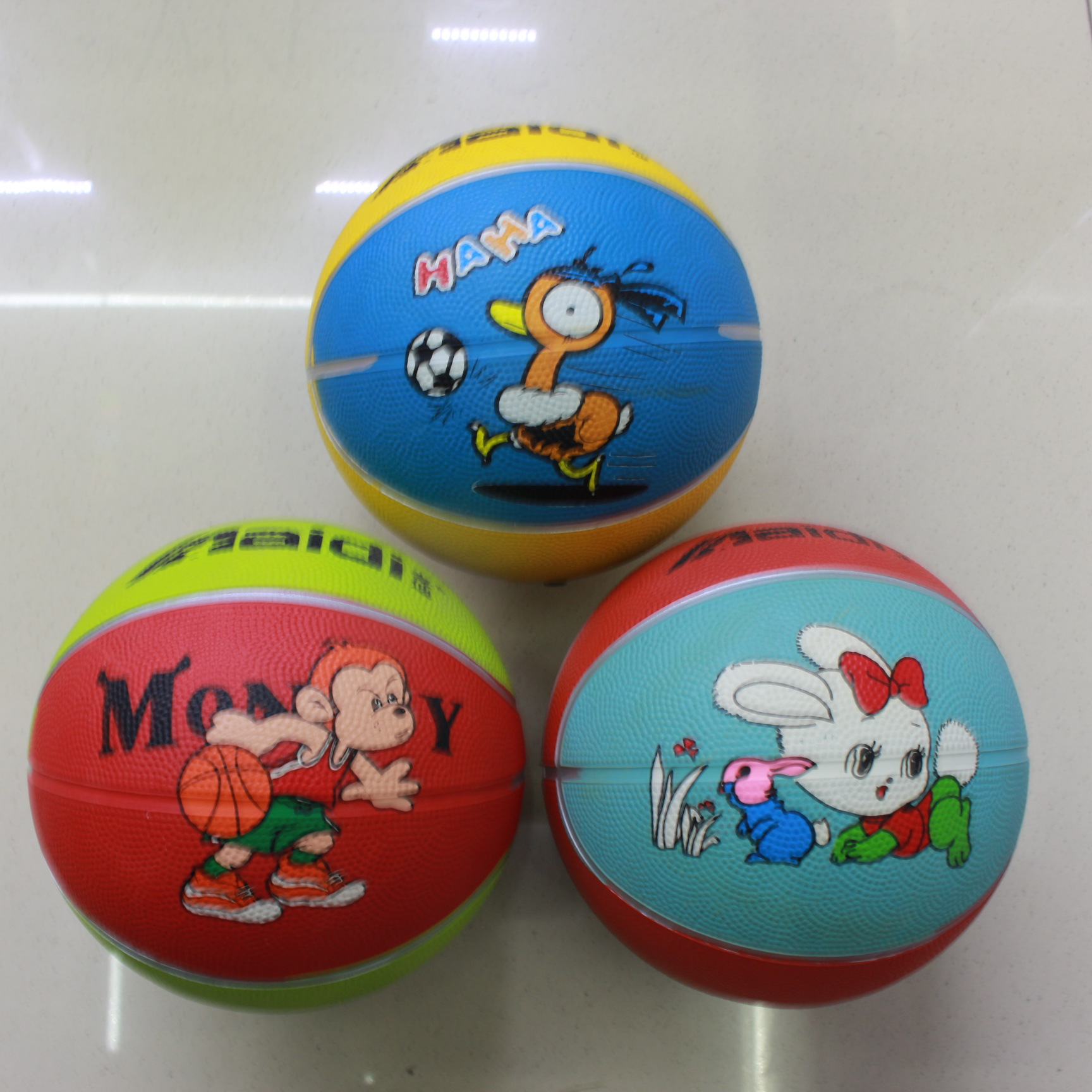 Authentic rubber basketball No. 1 12cm children's rubber basketball kindergarten special baby pat small rubber ball