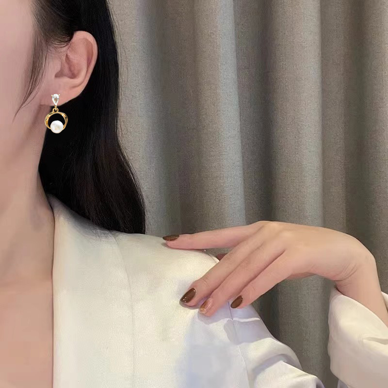 Picture of Natural Freshwater Pearl Earrings Galaxy Ring Pearl Earrings Fashion Elegant Celebrity Luxury Diamond High-grade Earrings