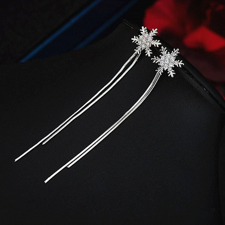 Picture of Korean S925 Silver Pin Fashion Earrings Long Tassel Snowflake Tassel Earrings Metal Texture Personality Elegant Earrings