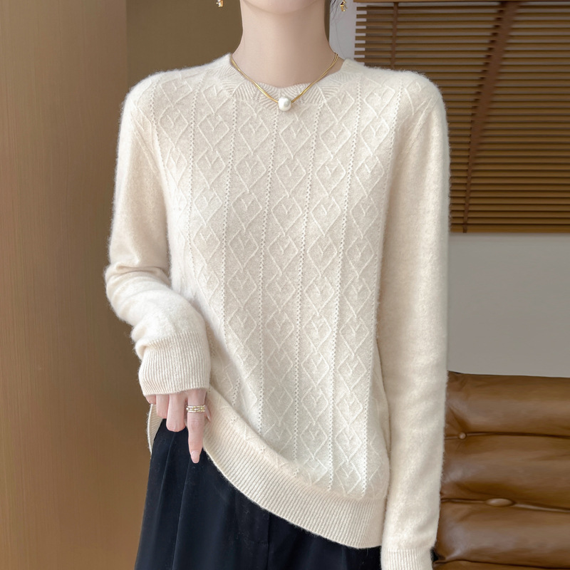 First-Line Ready-To-Wear Pure Wool 2025 Autumn and Winter New Women's Round Neck Short Cut Out Twist Knitwear Slimming Look Knitwear