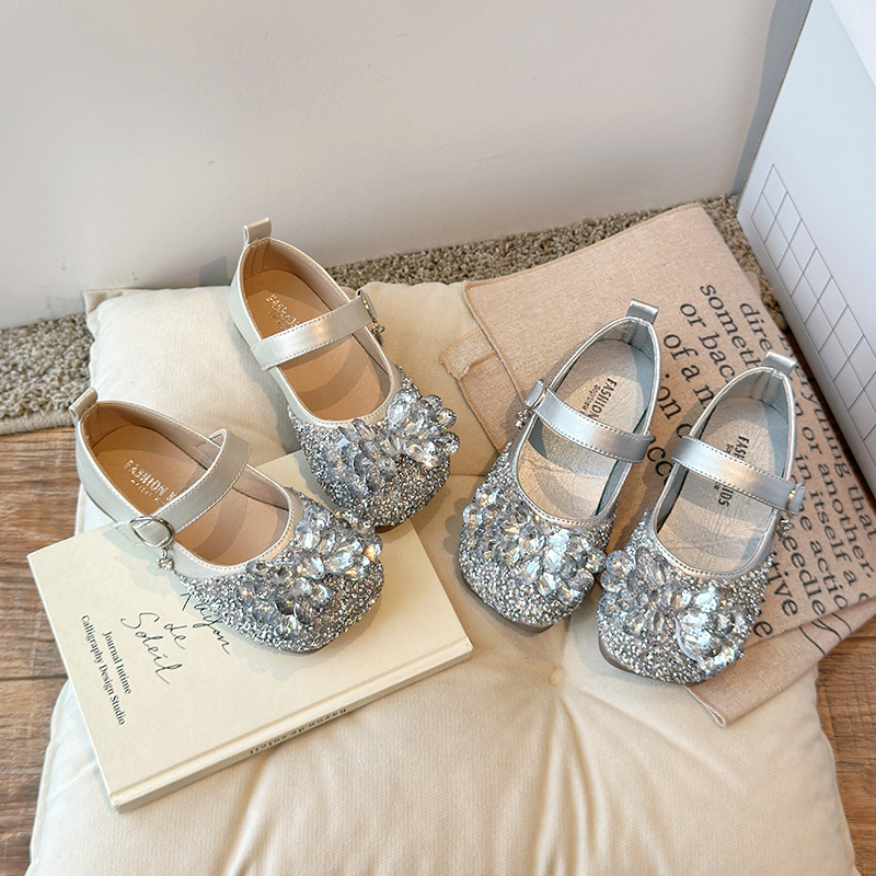 Girls' leather shoes, spring and autumn, 2025, new children's performance shoes, girls' soft-soled bow shoes, rhinestone princess shoes, trend