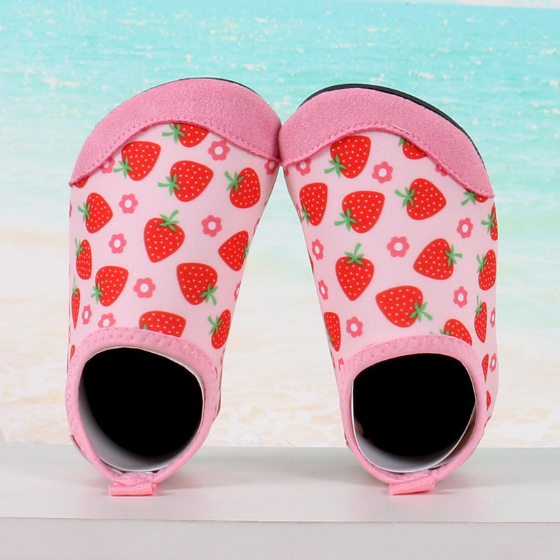 Picture of Children's Beach Tracing Shoes for Boys and Girls, Non-Slip Beach Shoes, Baby Swimming Socks, Anti-Cut Water Park Water Shoes