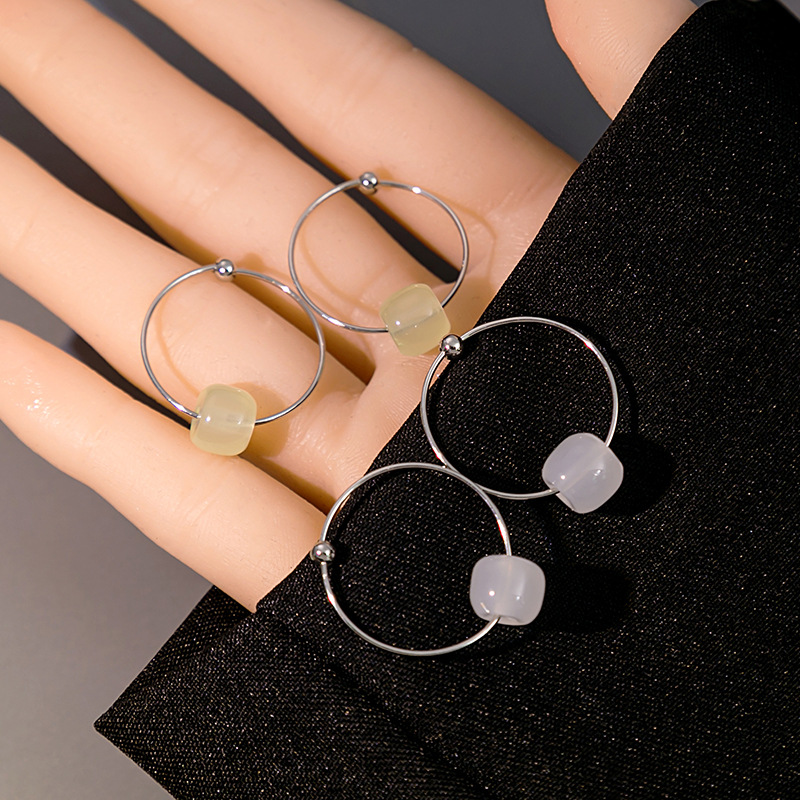 Fashion commuter metal ring earrings high sense cold wind round earrings simple geometric ring ear buckle wholesale