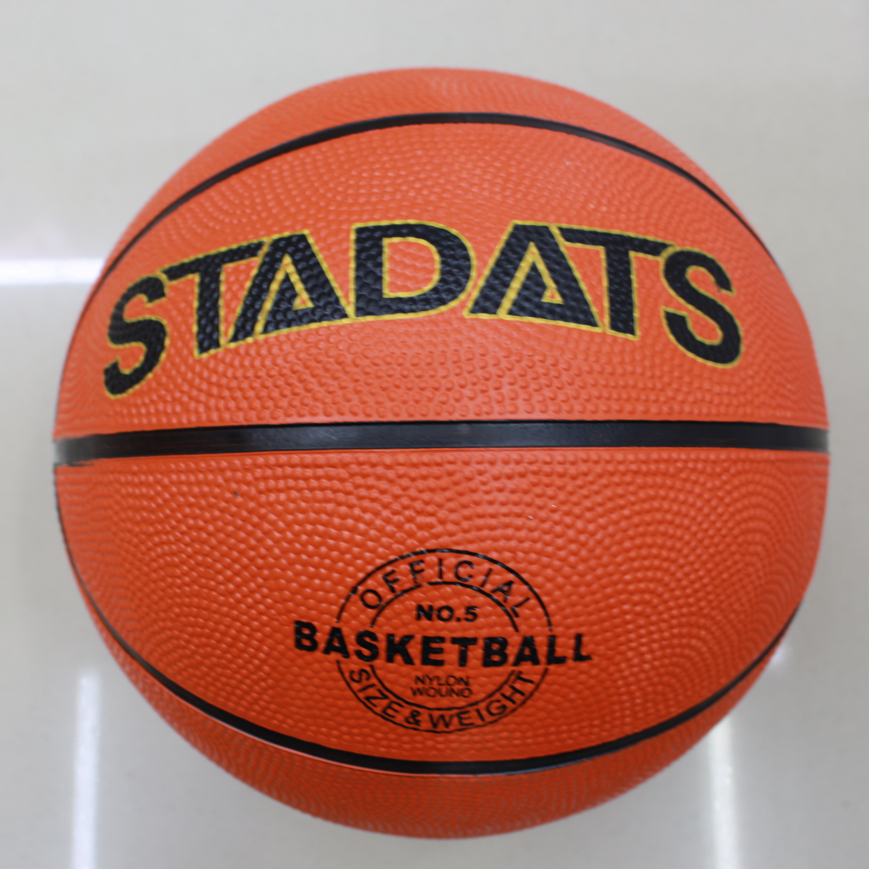 Rubber basketball No. 5 rubber basketball No. 5 black gold line indoor and outdoor exercise rubber basketball can be done like this