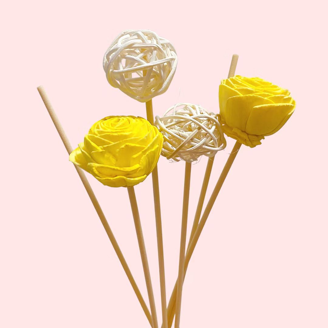 Picture of Simulation Floral Ornaments ins Decoration Home Furnishings Tongcao Rose Cafe Famous Desktop Non-fire Aromatherapy Flowers