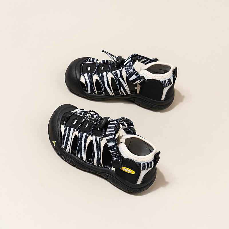 Picture of Boys' Baotou Sandals 2025 New Summer Sports Beach Shoes Soft Sole Children's Shoes Girls' Shoes Ugly Cute