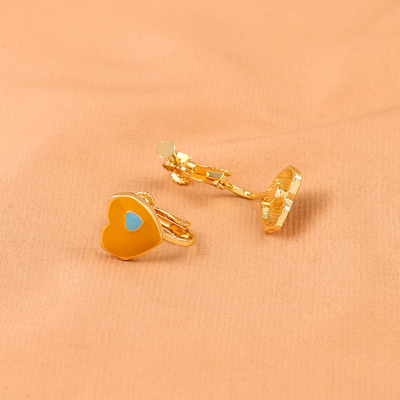 Picture of S925 Silver Needle Heart-Shaped Color-Blocking Stud Earrings, Simple and Delicate Women's Earrings, New Versatile Trendy High-End Earrings B855X