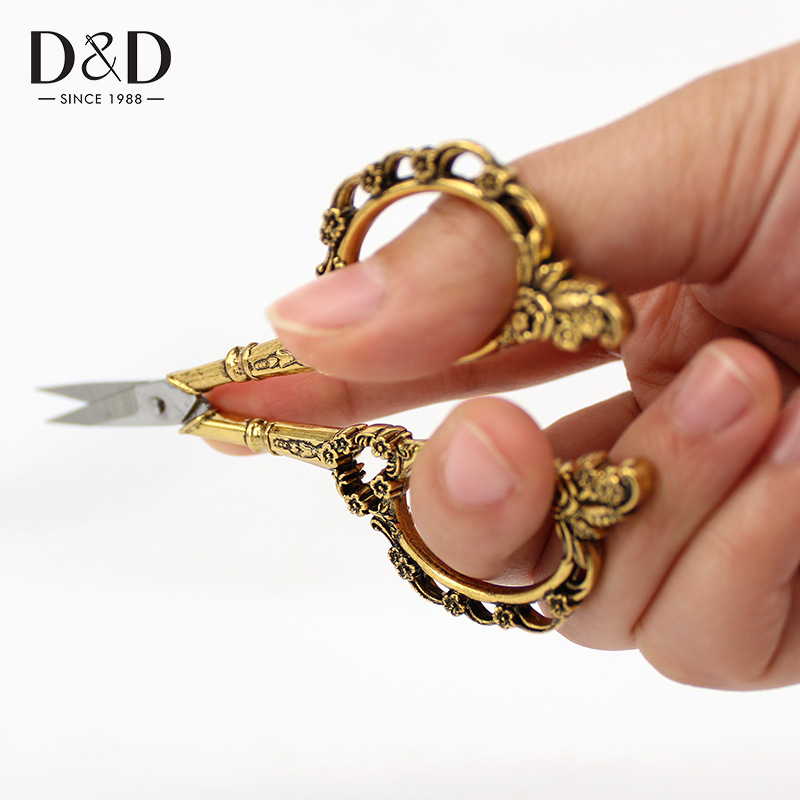 Picture of Cross-Border Hot-Selling Retro Wooden Tool Set Pure Copper Exquisite Craftsmanship Thread Cutter DIY Sewing Needle and Thread Storage Box