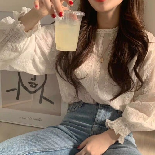 Picture of Korean ins Sweet Style Girl Spring and Autumn Fresh Age-reducing Lace Gouhua Lantern Long-sleeved Shirt Top for Women
